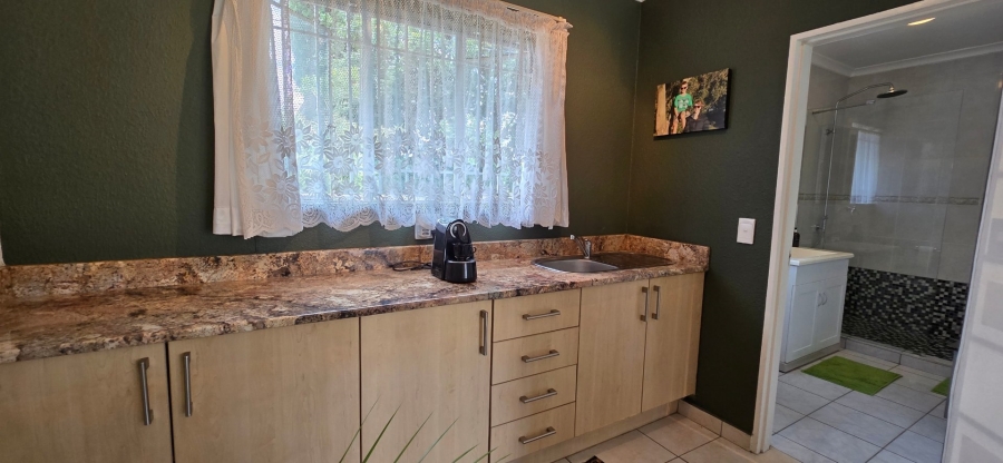 5 Bedroom Property for Sale in Brackendowns Gauteng