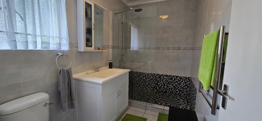 5 Bedroom Property for Sale in Brackendowns Gauteng