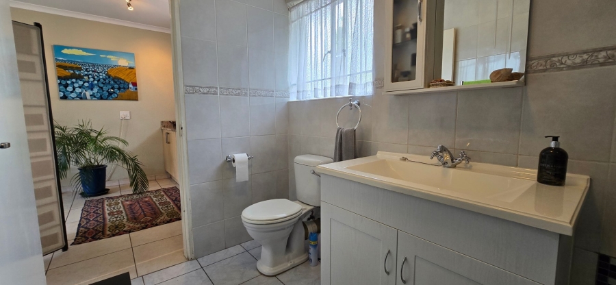 5 Bedroom Property for Sale in Brackendowns Gauteng