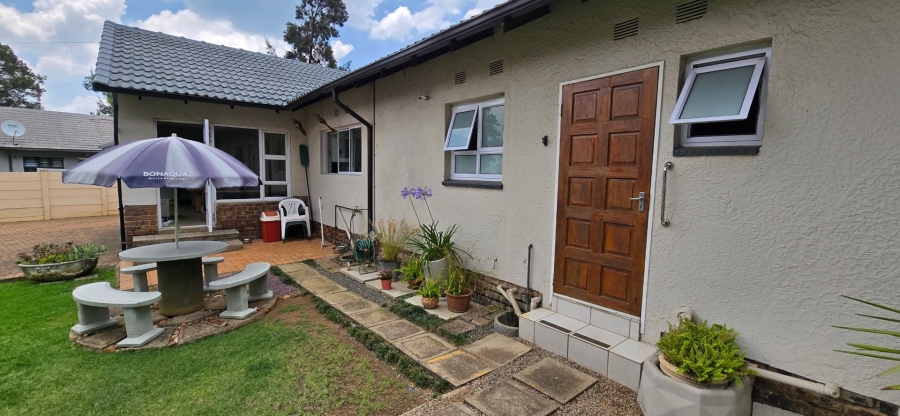 5 Bedroom Property for Sale in Brackendowns Gauteng