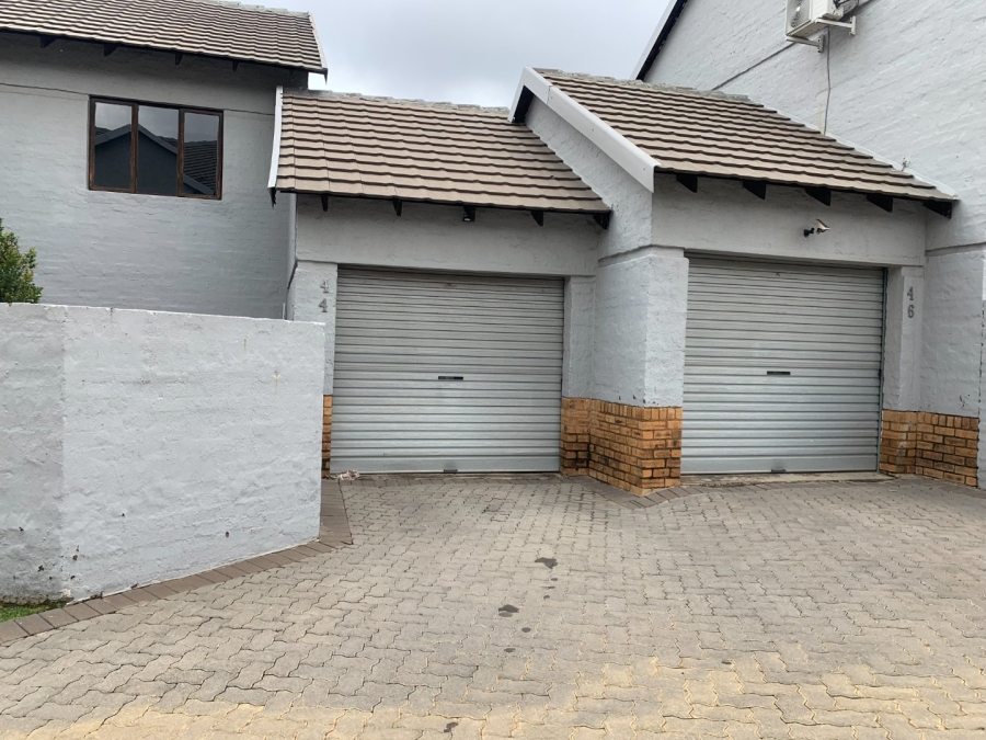 2 Bedroom Property for Sale in Halfway Gardens Gauteng