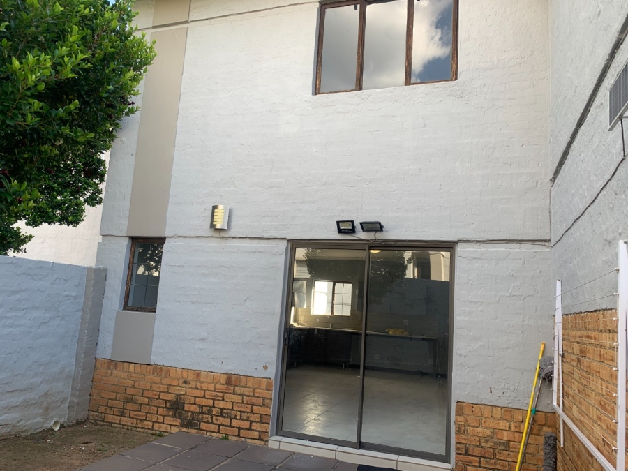 2 Bedroom Property for Sale in Halfway Gardens Gauteng