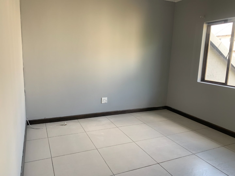 2 Bedroom Property for Sale in Halfway Gardens Gauteng