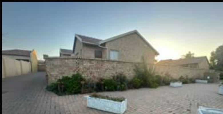To Let 3 Bedroom Property for Rent in Thatchfield Close Gauteng