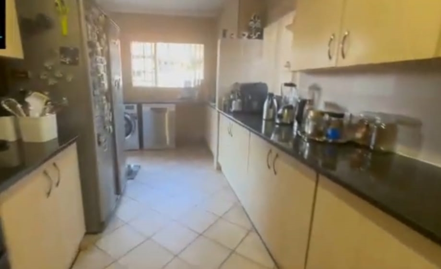 To Let 3 Bedroom Property for Rent in Thatchfield Close Gauteng