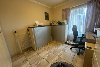 To Let 3 Bedroom Property for Rent in Thatchfield Close Gauteng