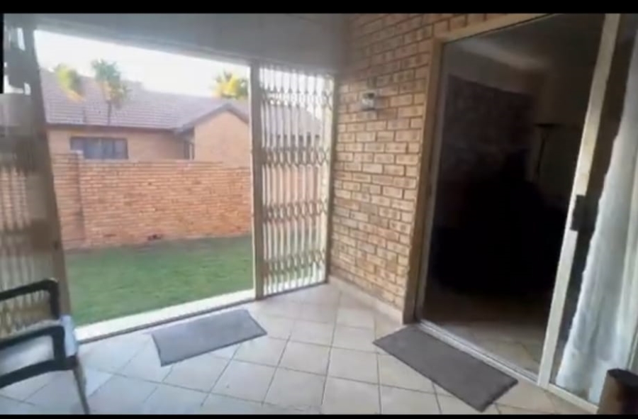 To Let 3 Bedroom Property for Rent in Thatchfield Close Gauteng