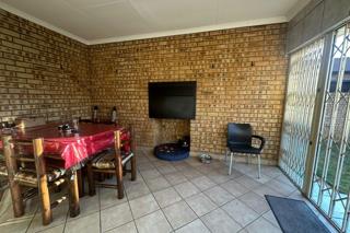 To Let 3 Bedroom Property for Rent in Thatchfield Close Gauteng