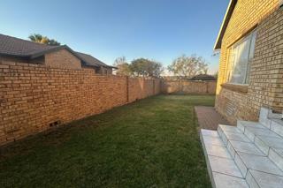 To Let 3 Bedroom Property for Rent in Thatchfield Close Gauteng