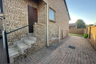 To Let 3 Bedroom Property for Rent in Thatchfield Close Gauteng