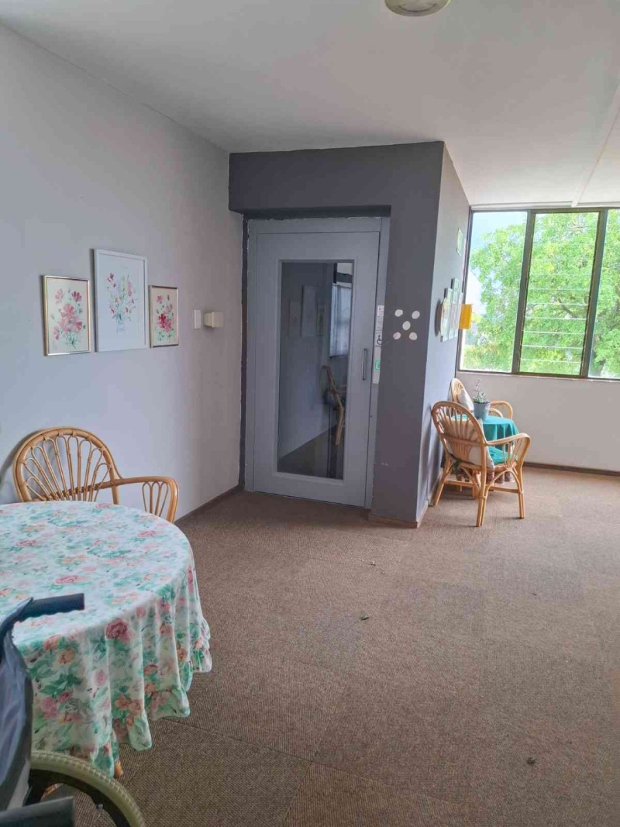 To Let 2 Bedroom Property for Rent in Faerie Glen Gauteng