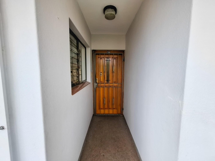 To Let 2 Bedroom Property for Rent in Faerie Glen Gauteng