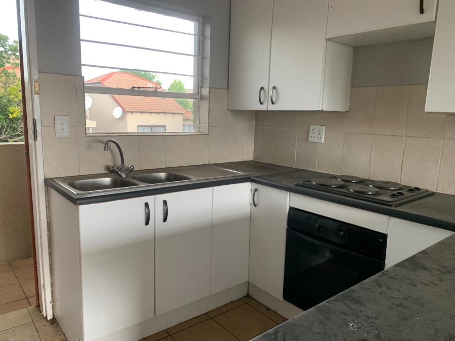 2 Bedroom Property for Sale in Heuwelsig Estate Gauteng