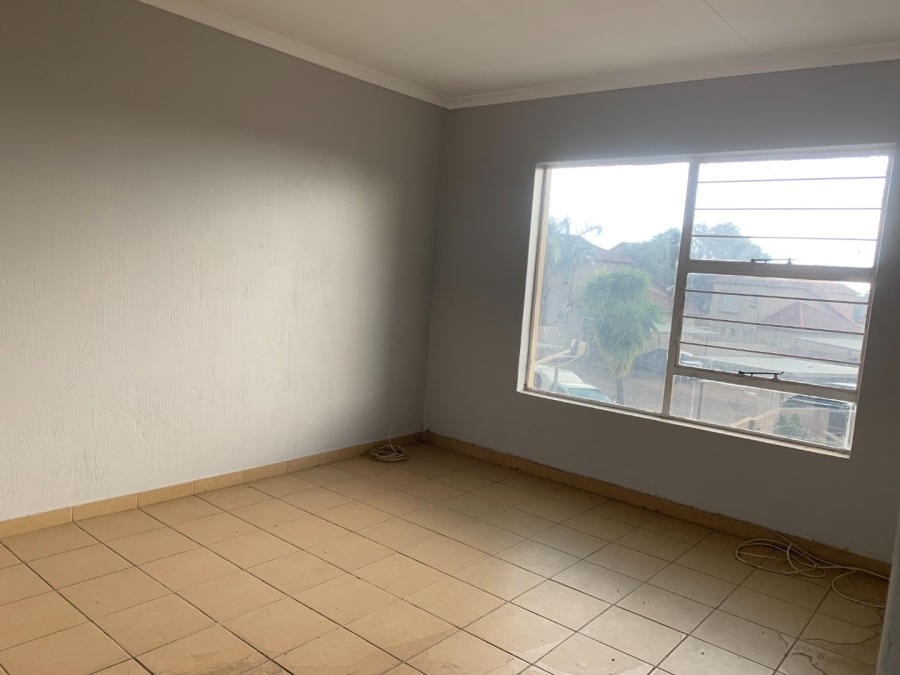 2 Bedroom Property for Sale in Heuwelsig Estate Gauteng