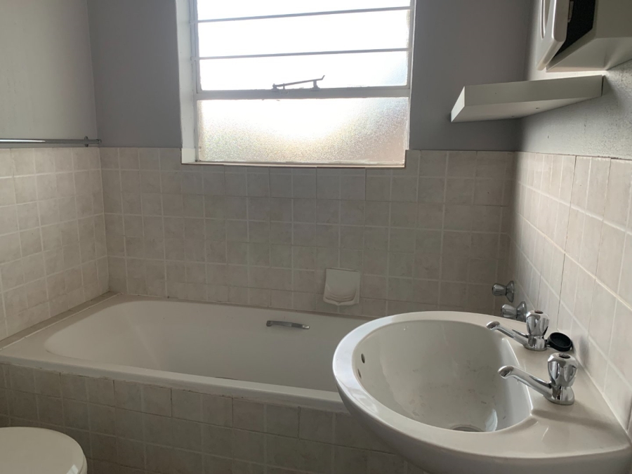 2 Bedroom Property for Sale in Heuwelsig Estate Gauteng