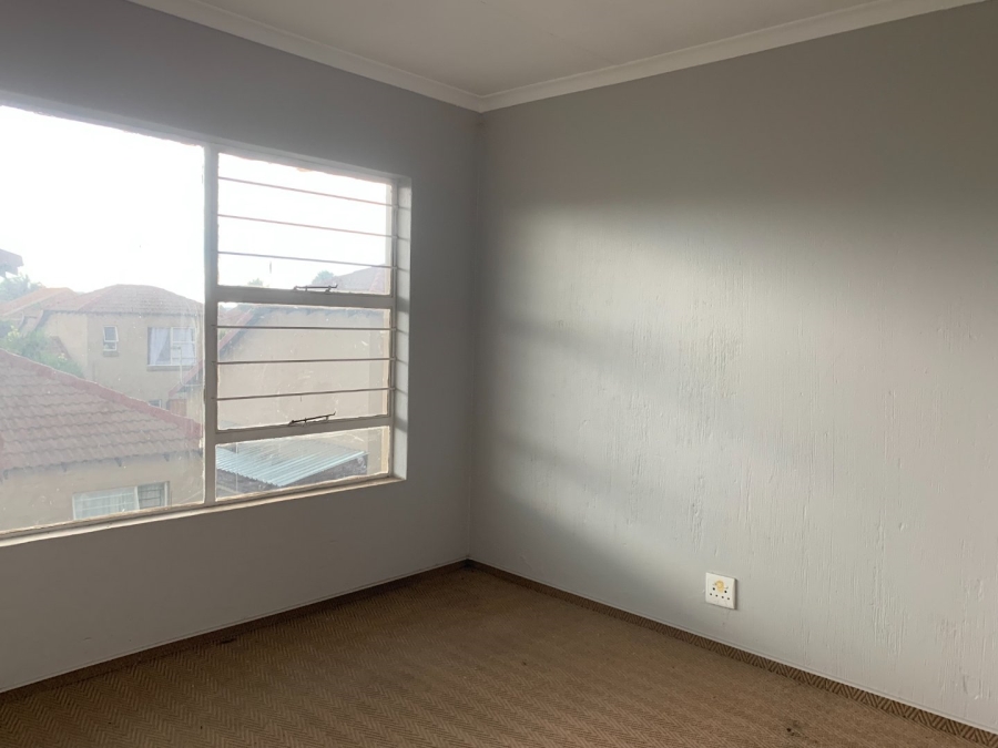 2 Bedroom Property for Sale in Heuwelsig Estate Gauteng