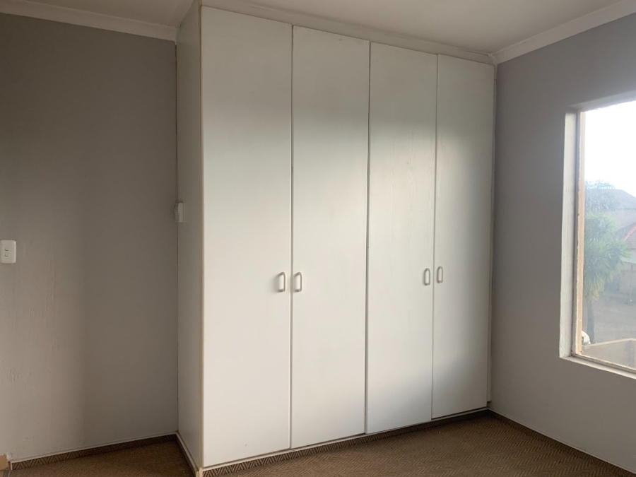 2 Bedroom Property for Sale in Heuwelsig Estate Gauteng