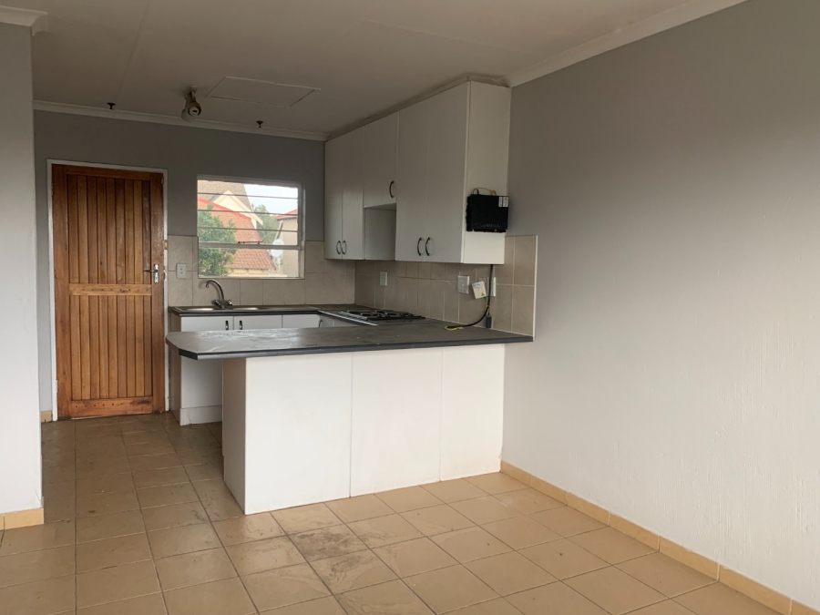 2 Bedroom Property for Sale in Heuwelsig Estate Gauteng