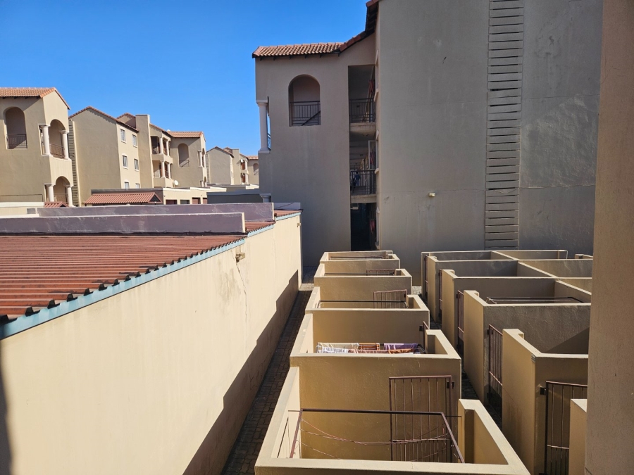 To Let 2 Bedroom Property for Rent in Noordhang Gauteng