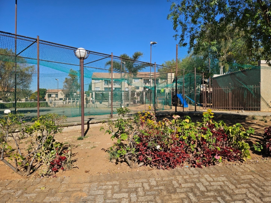 To Let 2 Bedroom Property for Rent in Noordhang Gauteng