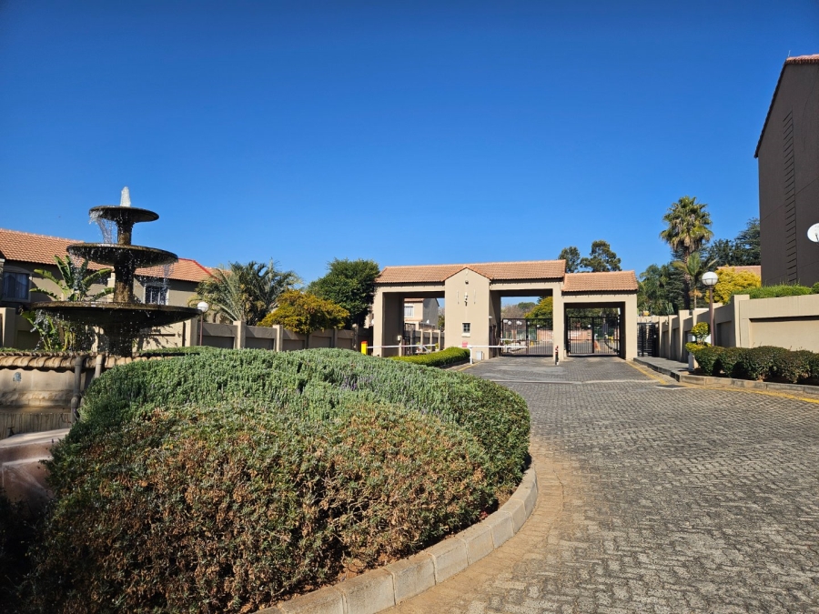 To Let 2 Bedroom Property for Rent in Noordhang Gauteng