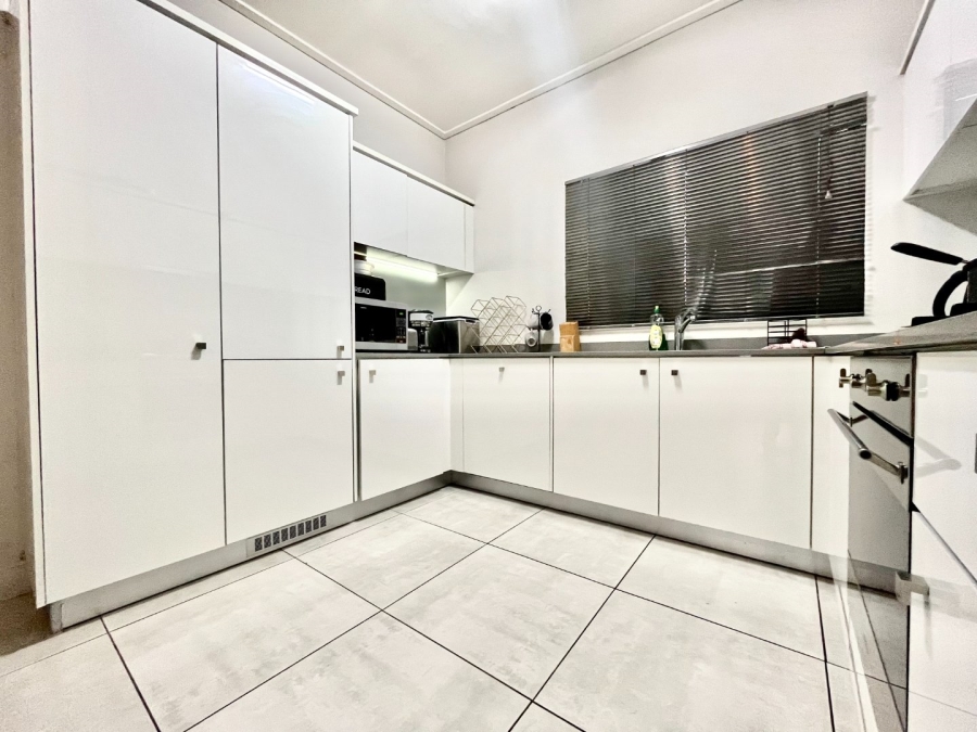 To Let 2 Bedroom Property for Rent in The Polofields Gauteng