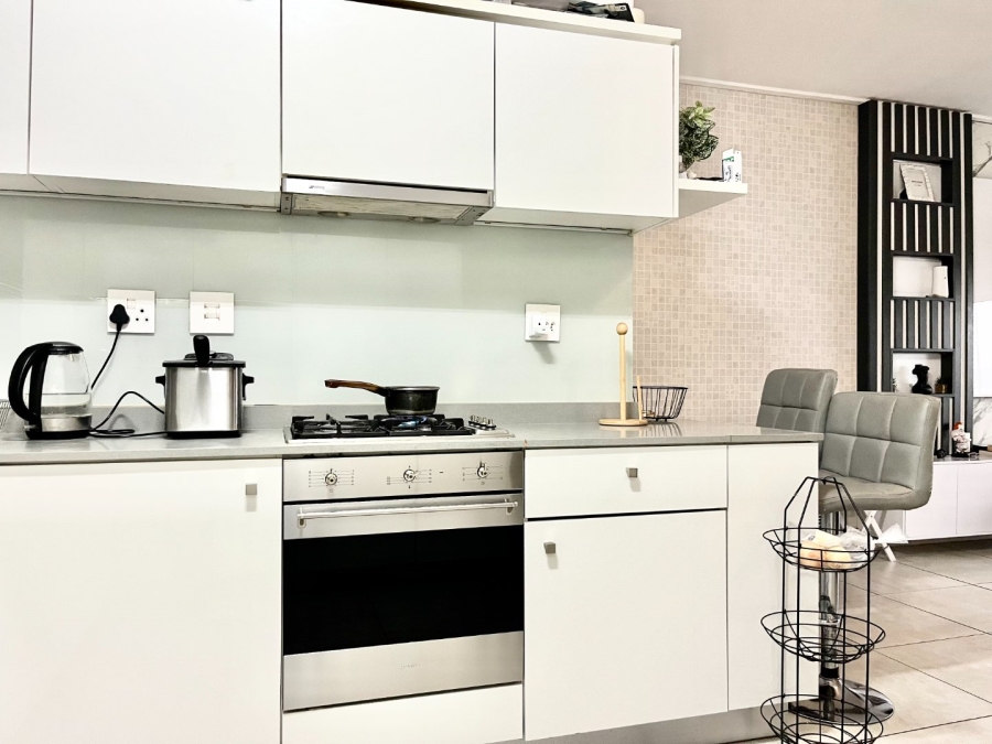 To Let 2 Bedroom Property for Rent in The Polofields Gauteng