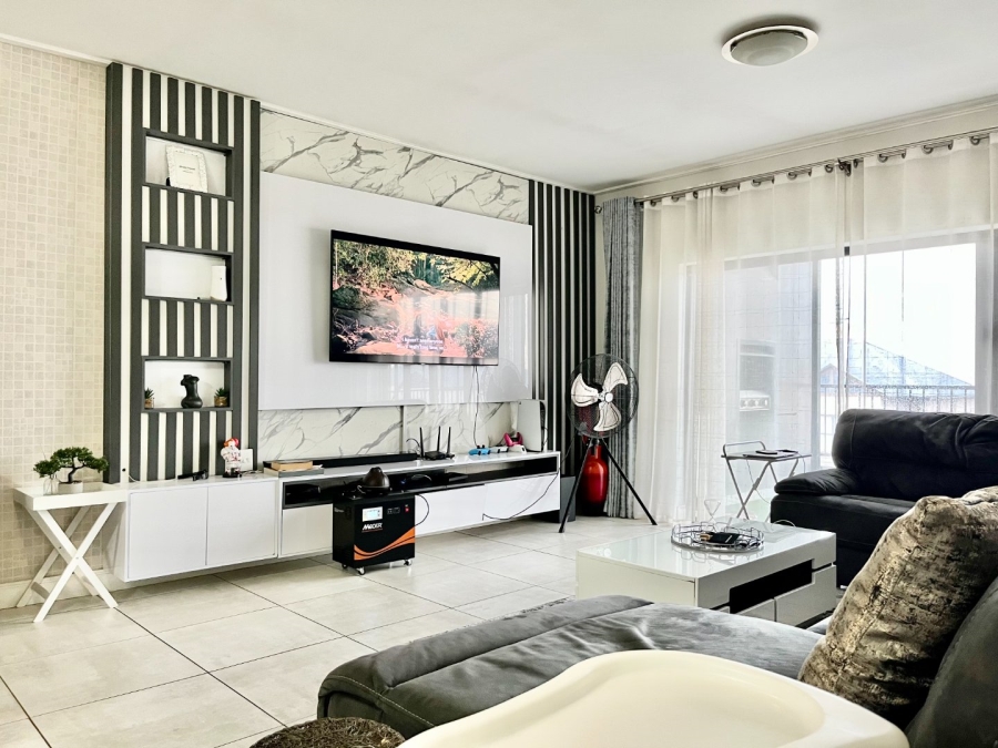 To Let 2 Bedroom Property for Rent in The Polofields Gauteng