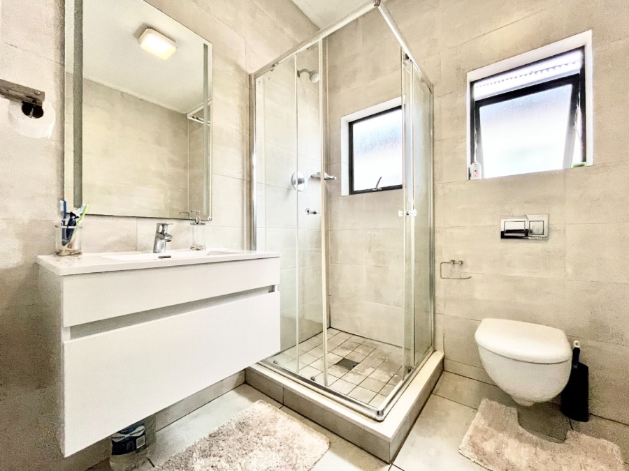 To Let 2 Bedroom Property for Rent in The Polofields Gauteng