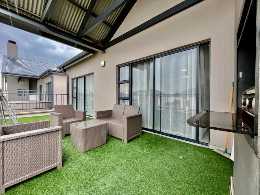 To Let 2 Bedroom Property for Rent in The Polofields Gauteng