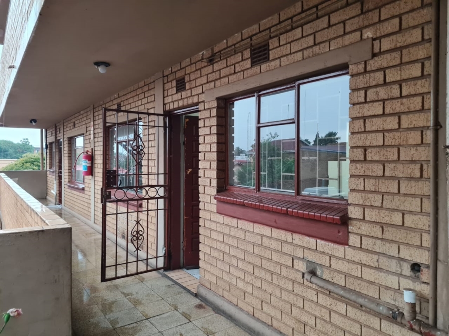 To Let 2 Bedroom Property for Rent in Lenasia Ext 1 Gauteng