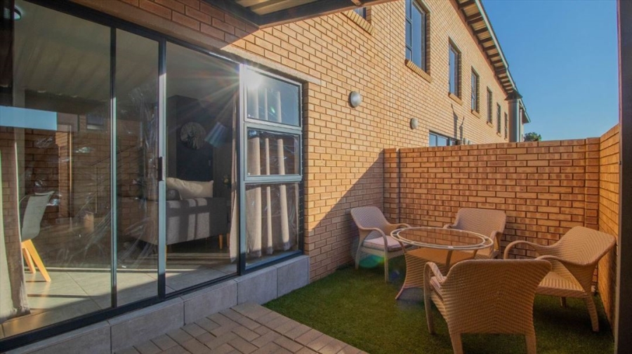 2 Bedroom Property for Sale in Glen Marais Gauteng