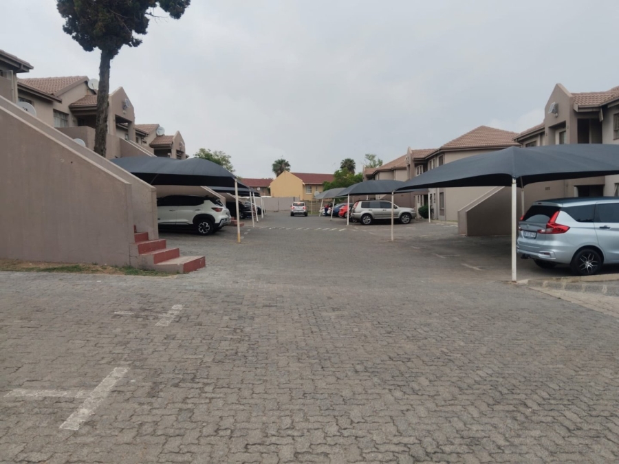 2 Bedroom Property for Sale in Vorna Valley Gauteng