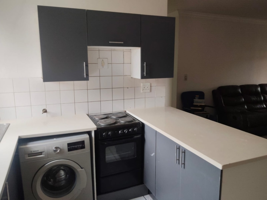 2 Bedroom Property for Sale in Vorna Valley Gauteng