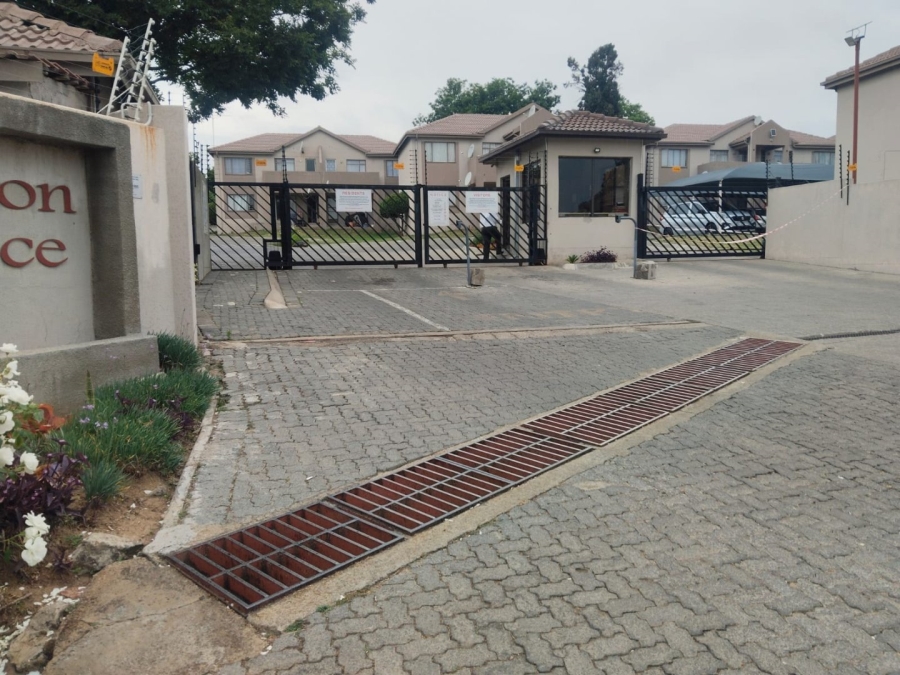 2 Bedroom Property for Sale in Vorna Valley Gauteng