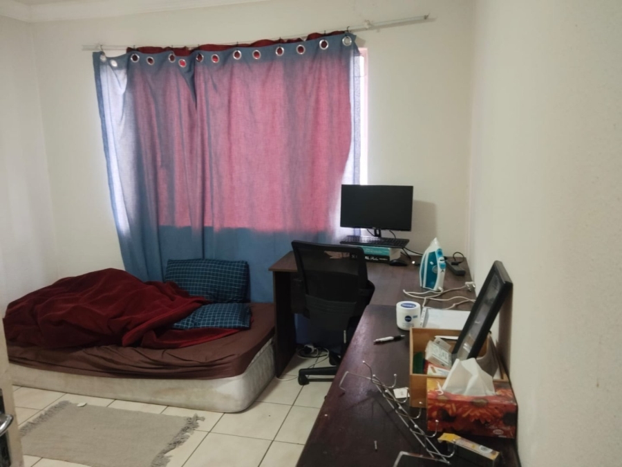 2 Bedroom Property for Sale in Vorna Valley Gauteng