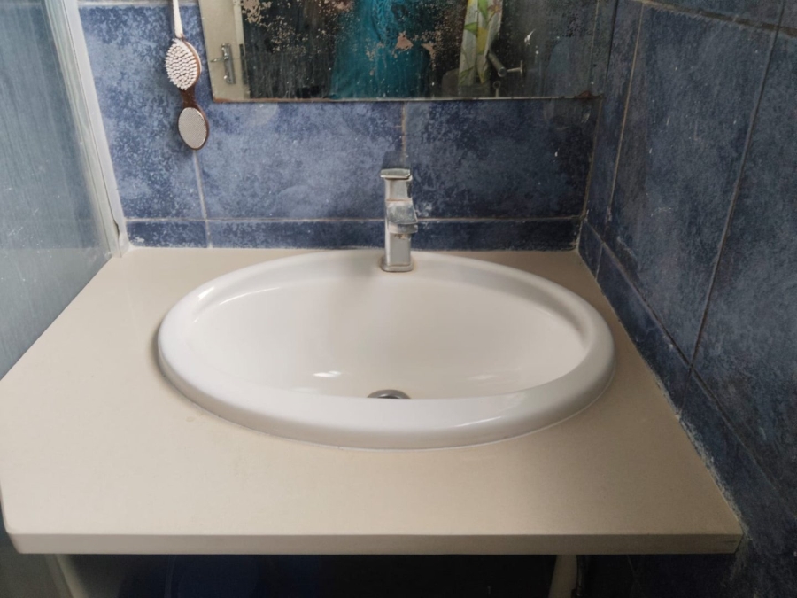 2 Bedroom Property for Sale in Vorna Valley Gauteng