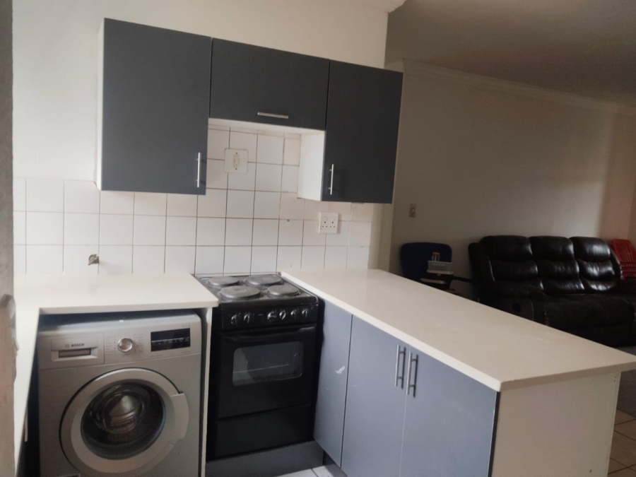 2 Bedroom Property for Sale in Vorna Valley Gauteng