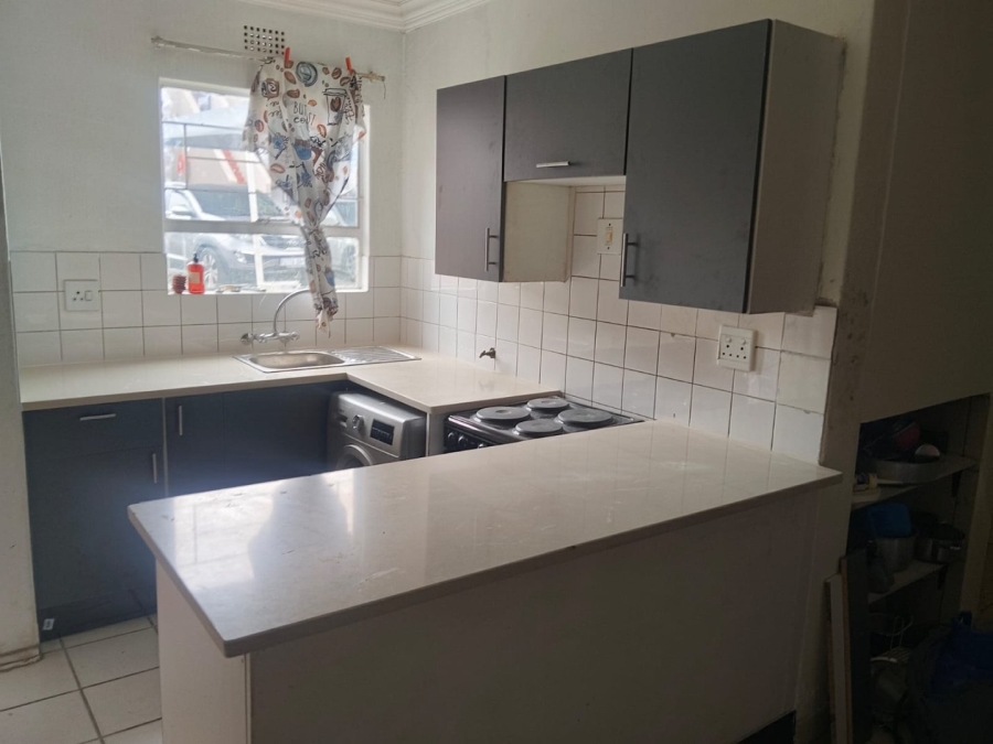 2 Bedroom Property for Sale in Vorna Valley Gauteng