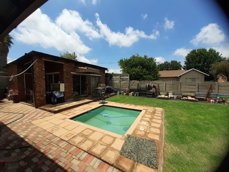 3 Bedroom Property for Sale in Elspark Gauteng