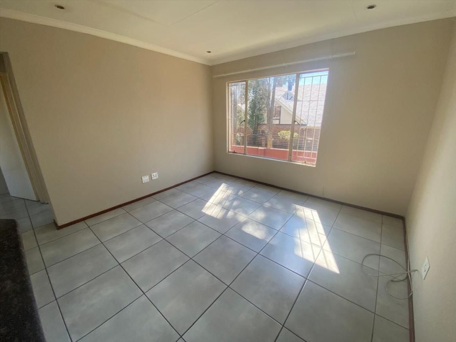 2 Bedroom Property for Sale in Lakefield Gauteng