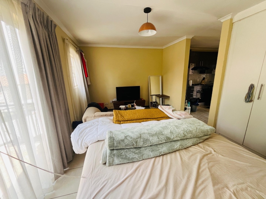 1 Bedroom Property for Sale in Buccleuch Gauteng