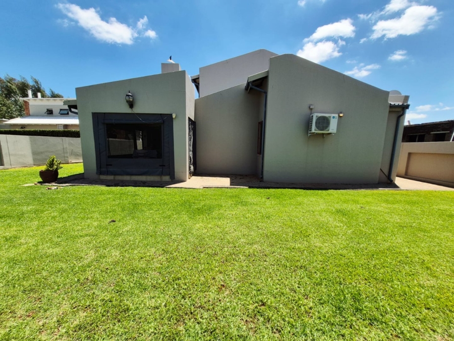 2 Bedroom Property for Sale in Olympus AH Gauteng
