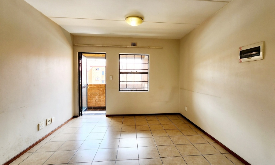 2 Bedroom Property for Sale in Noordwyk Gauteng