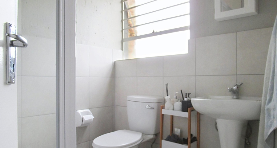 2 Bedroom Property for Sale in Wilgeheuwel Gauteng