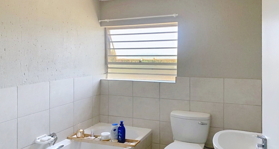 2 Bedroom Property for Sale in Wilgeheuwel Gauteng