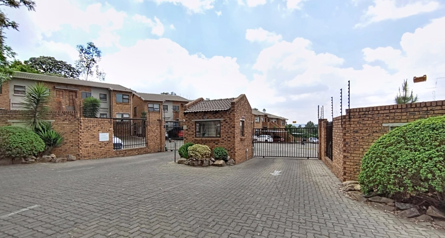 2 Bedroom Property for Sale in Buccleuch Gauteng