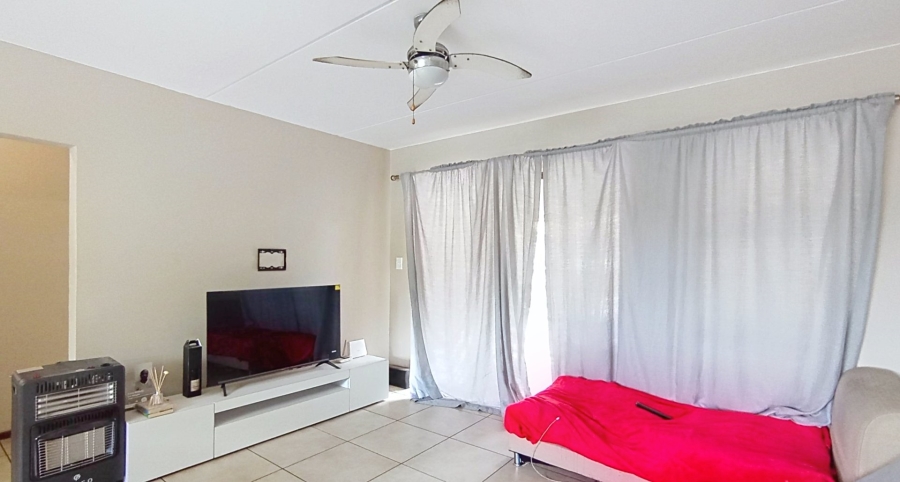 2 Bedroom Property for Sale in Buccleuch Gauteng
