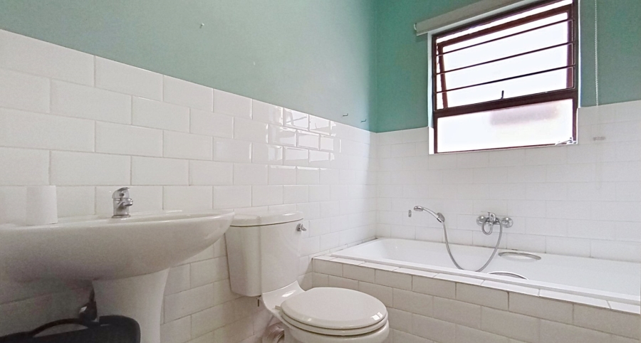 2 Bedroom Property for Sale in Buccleuch Gauteng