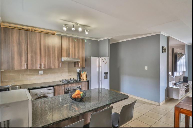 3 Bedroom Property for Sale in Noordwyk Gauteng